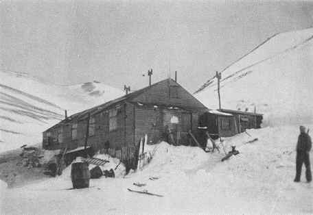 Hovedstasjonen på Jan Mayen. Foto Per Wexels